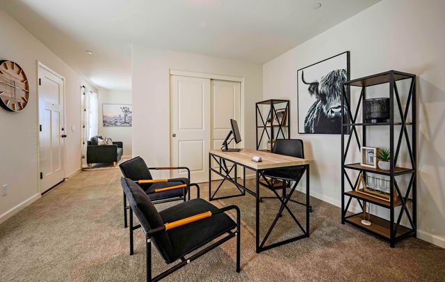 2335 N Fontana Street 2009v, Visalia, CA 93291