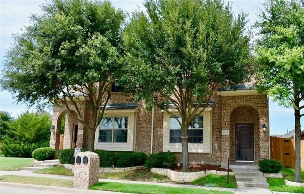 5924 Round Up Lane, Mckinney, TX 75070