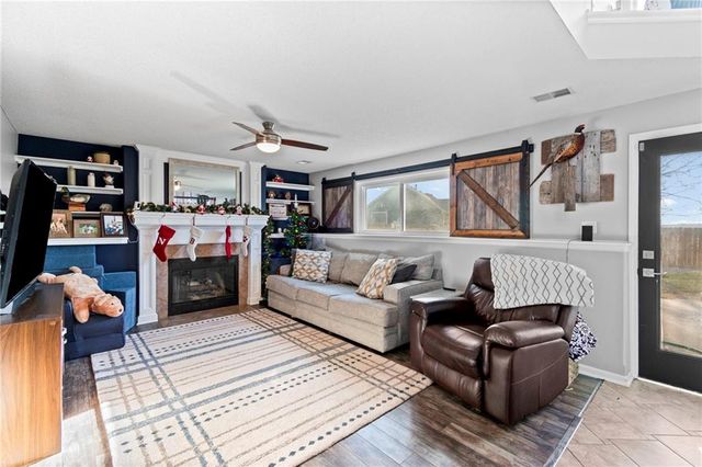 951 NW Long Drive, Grain Valley, MO 64029