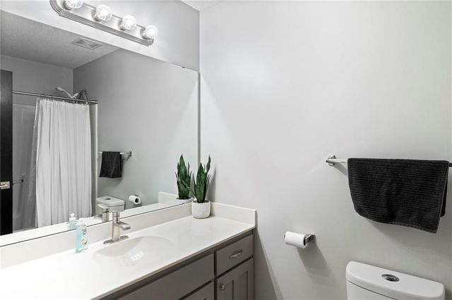 951 NW Long Drive, Grain Valley, MO 64029