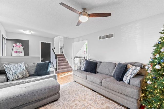 951 NW Long Drive, Grain Valley, MO 64029