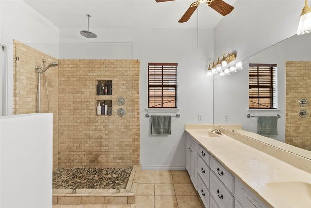 7430 Bourget Dr, Corpus Christi, TX 78413