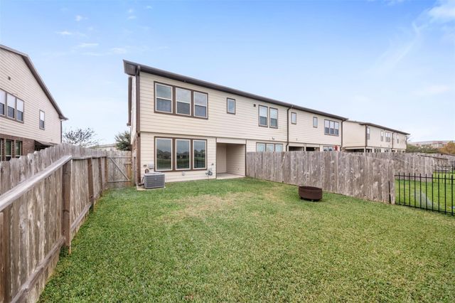 1234 Willow Plains Lane, Rosenberg, TX 77471