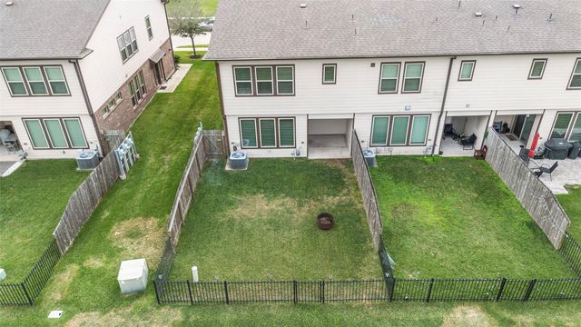 1234 Willow Plains Lane, Rosenberg, TX 77471