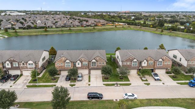 1234 Willow Plains Lane, Rosenberg, TX 77471