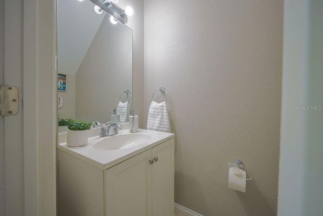 6902 SOLEDAD COURT, Tampa, FL 33615