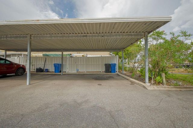 6902 SOLEDAD COURT, Tampa, FL 33615