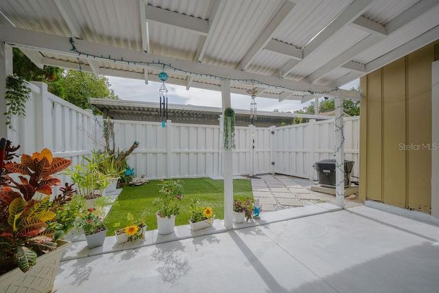 6902 SOLEDAD COURT, Tampa, FL 33615