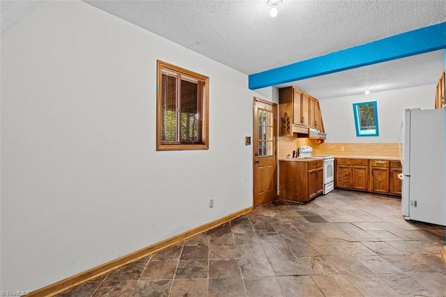 3648 Cash Drive, Winston-salem, NC 27107