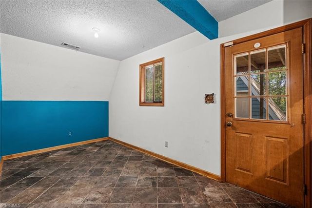 3648 Cash Drive, Winston-salem, NC 27107