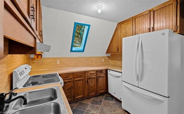 3648 Cash Drive, Winston-salem, NC 27107