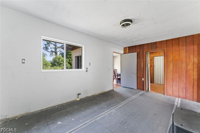 122 Evergreen RD, North Fort Myers, FL 33903