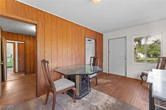 122 Evergreen RD, North Fort Myers, FL 33903