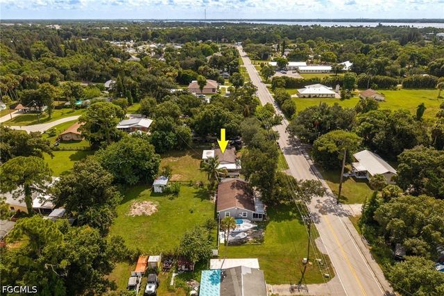 122 Evergreen RD, North Fort Myers, FL 33903
