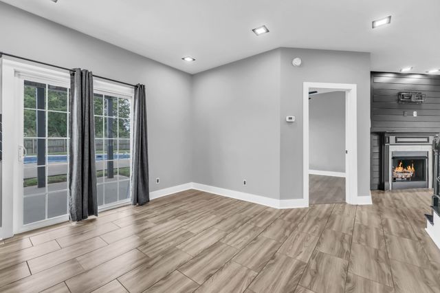 2428 Andersonville Dr, Clarksville, TN 37042