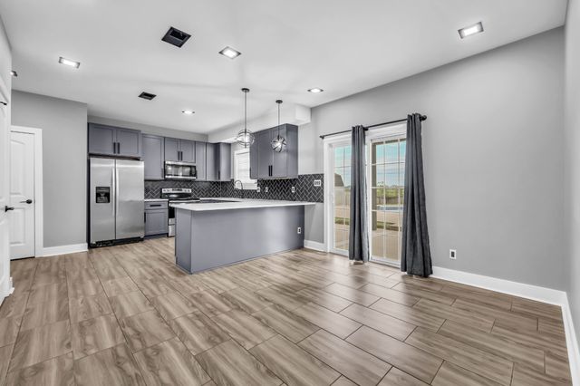 2428 Andersonville Dr, Clarksville, TN 37042