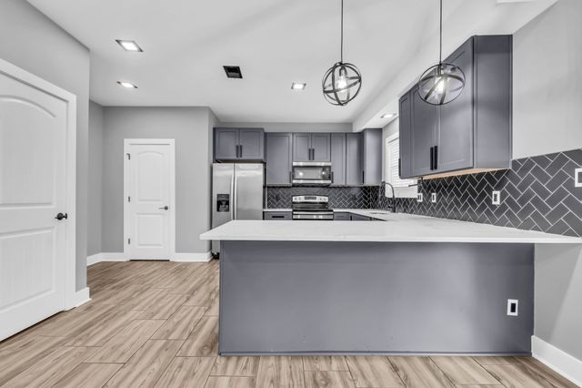 2428 Andersonville Dr, Clarksville, TN 37042