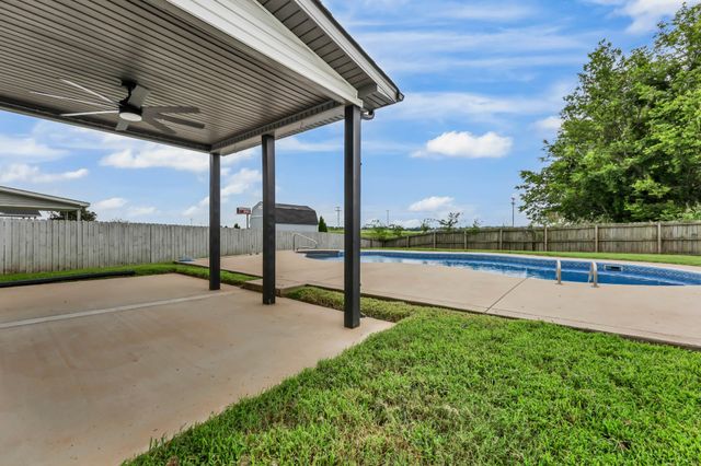 2428 Andersonville Dr, Clarksville, TN 37042