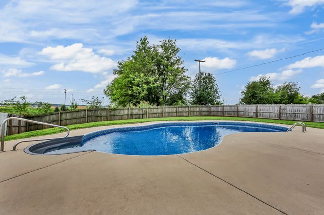 2428 Andersonville Dr, Clarksville, TN 37042