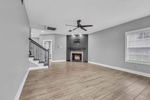 2428 Andersonville Dr, Clarksville, TN 37042