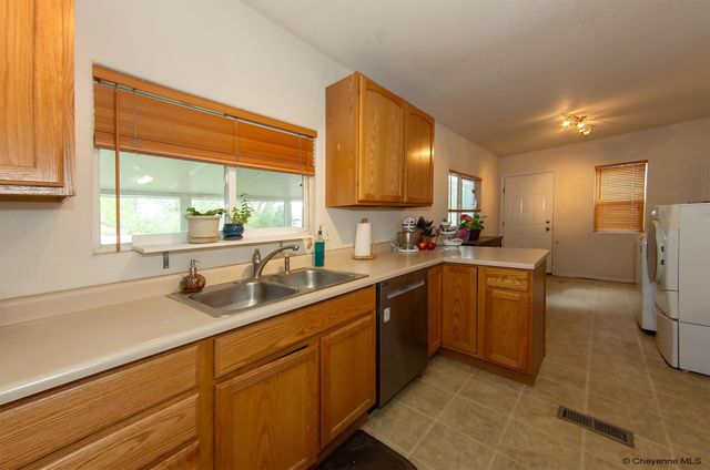 409 E 7TH ST, Cheyenne, WY 82007