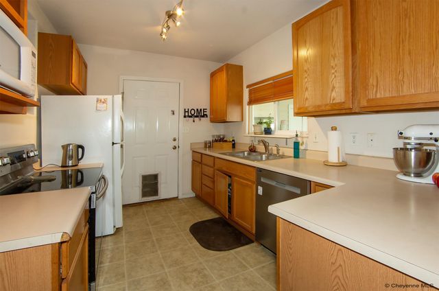 409 E 7TH ST, Cheyenne, WY 82007