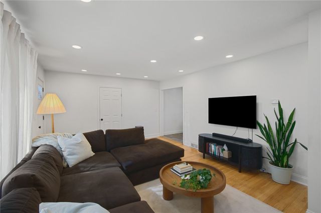 14 Salem Drive, North Providence, RI 02904