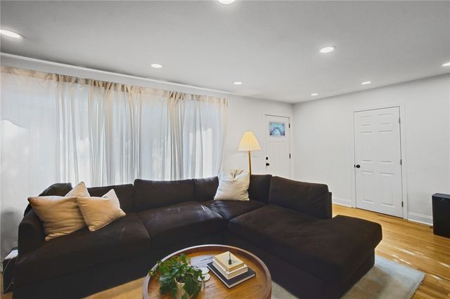 14 Salem Drive, North Providence, RI 02904