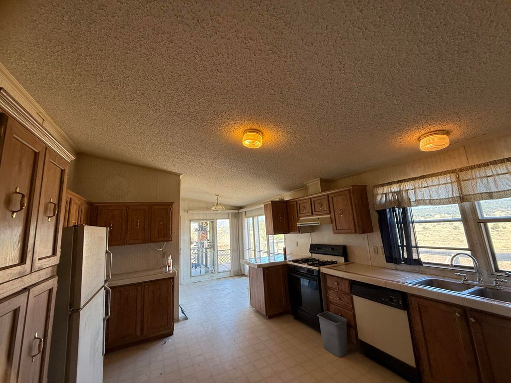 Image 11 of property listing at 250 Frontier Trail, Datil, NM 87821