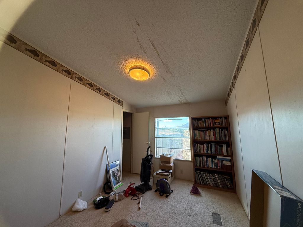 Image 16 of property listing at 250 Frontier Trail, Datil, NM 87821