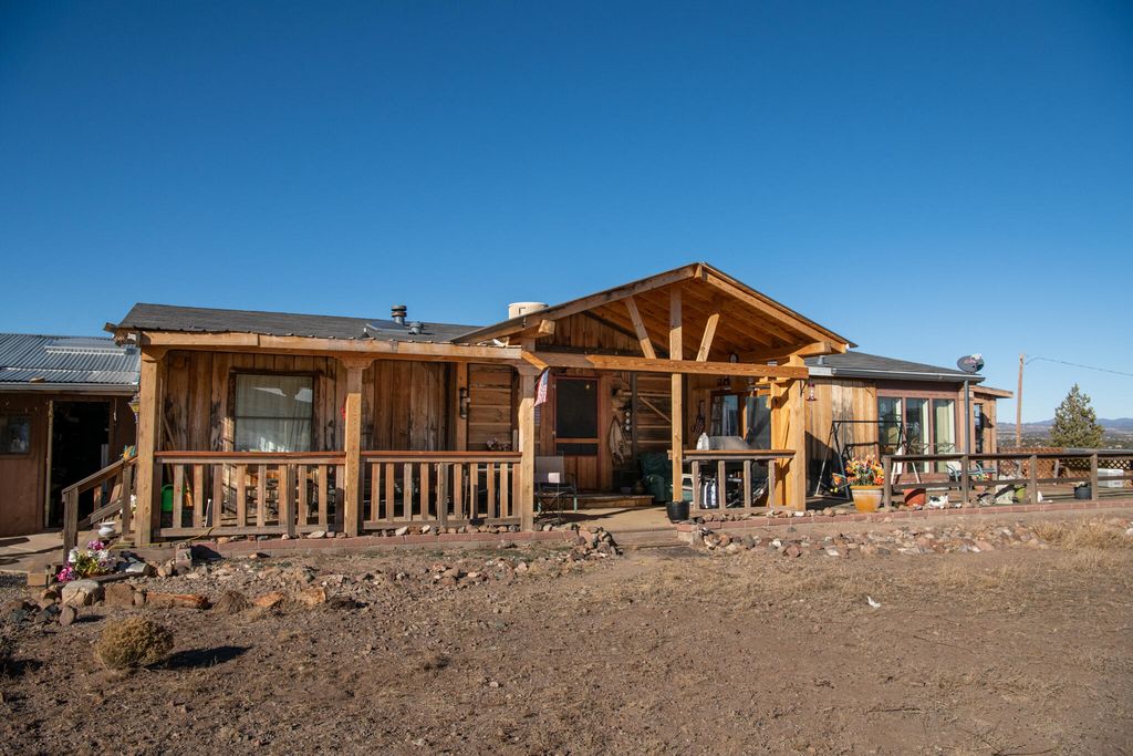 Image 2 of property listing at 250 Frontier Trail, Datil, NM 87821