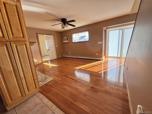 37 Spray Lane, Hicksville, NY 11801