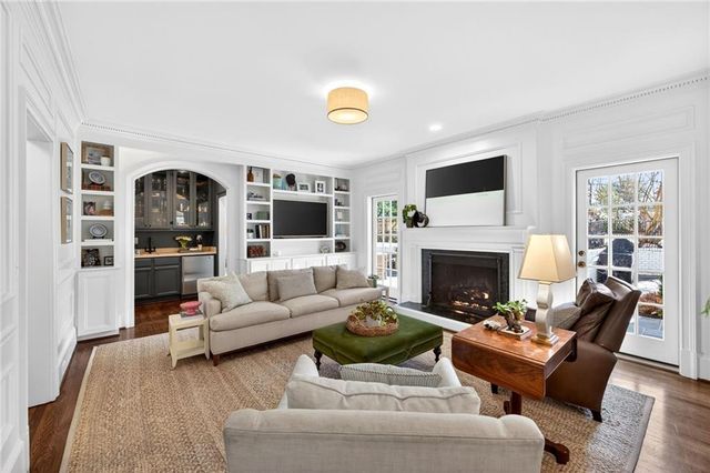 900 Hawick Drive NW, Atlanta, GA 30327