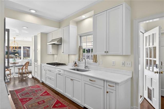 900 Hawick Drive NW, Atlanta, GA 30327