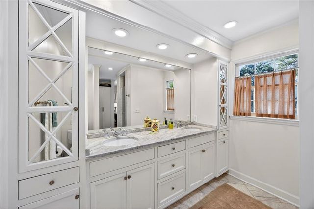 900 Hawick Drive NW, Atlanta, GA 30327