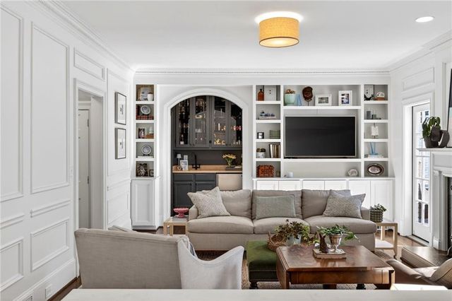 900 Hawick Drive NW, Atlanta, GA 30327