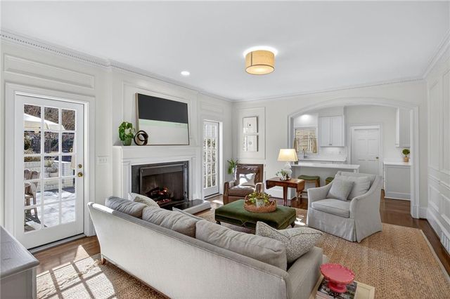 900 Hawick Drive NW, Atlanta, GA 30327