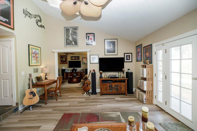 413 Redford Ln, Modesto, CA 95350