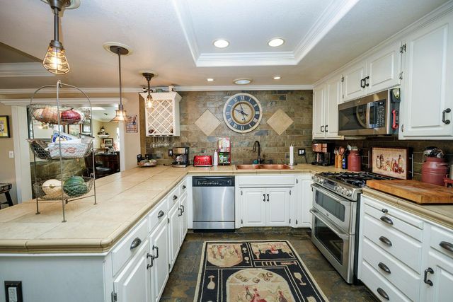 413 Redford Ln, Modesto, CA 95350