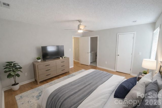 6106 Meadow Rose Lane, Charlotte, NC 28215