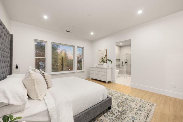 23785 Darkhorse Dr, Auburn, CA 95602