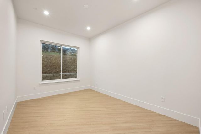 23785 Darkhorse Dr, Auburn, CA 95602