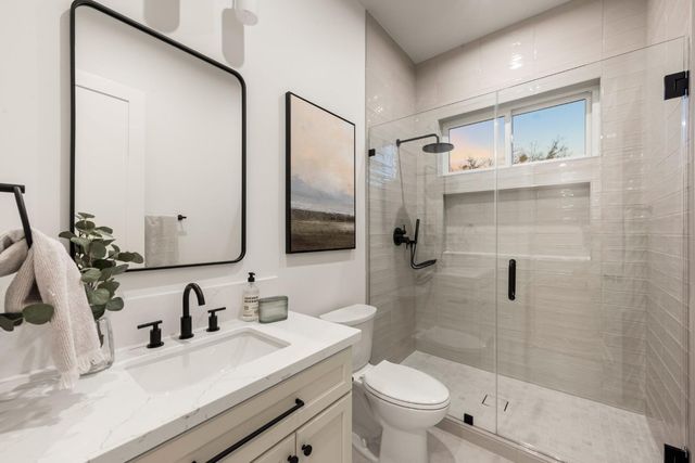 23785 Darkhorse Dr, Auburn, CA 95602