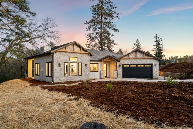 23785 Darkhorse Dr, Auburn, CA 95602