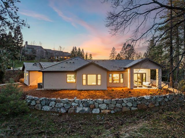 23785 Darkhorse Dr, Auburn, CA 95602