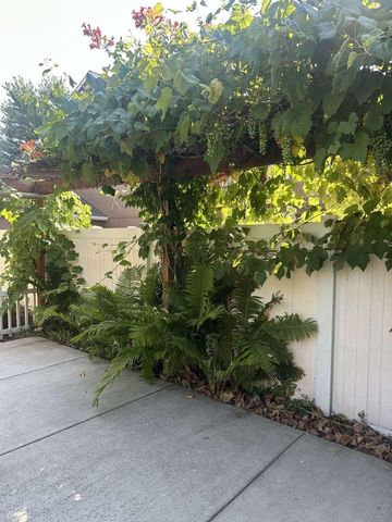 9211 E FRASER Ct, Spokane, WA 99206
