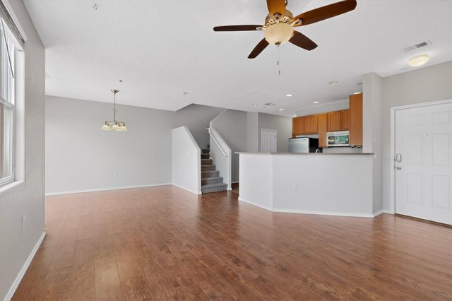 601 Menaul Boulevard NE UNIT 302, Albuquerque, NM 87107