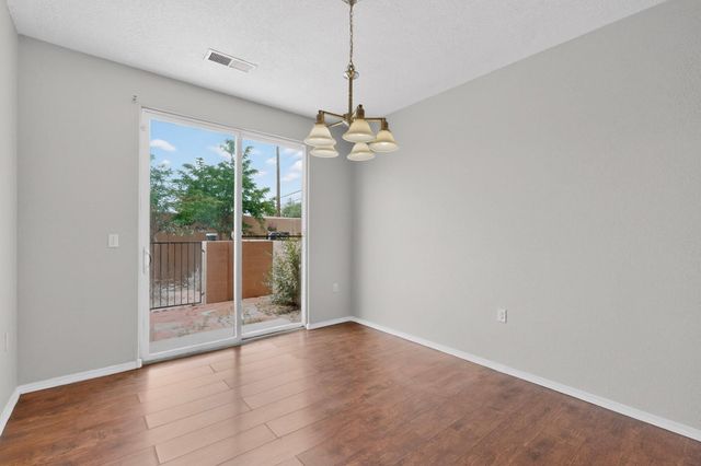 601 Menaul Boulevard NE UNIT 302, Albuquerque, NM 87107
