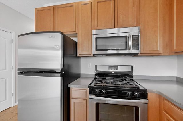 601 Menaul Boulevard NE UNIT 302, Albuquerque, NM 87107