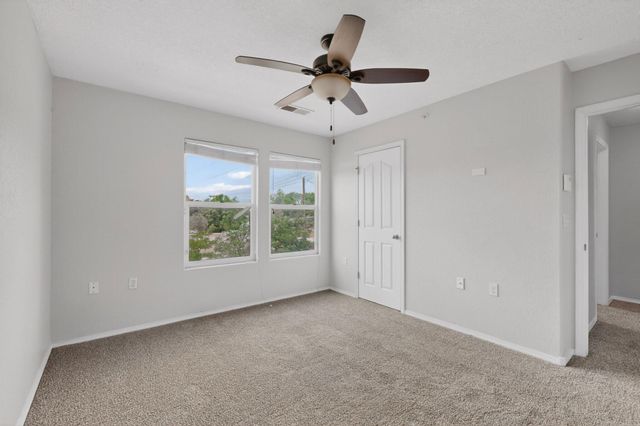 601 Menaul Boulevard NE UNIT 302, Albuquerque, NM 87107